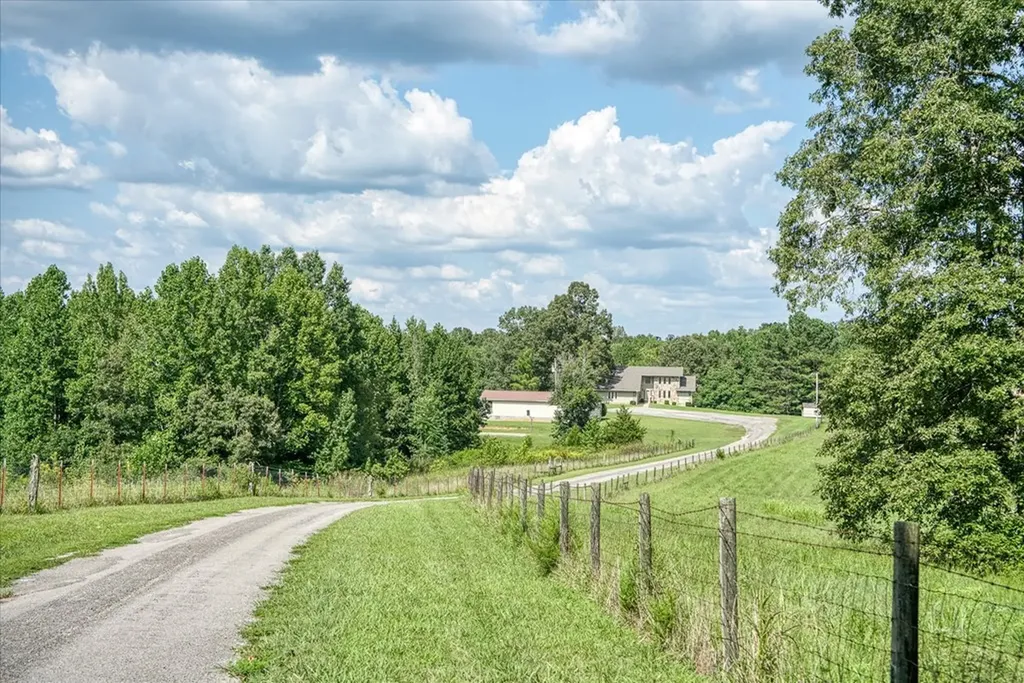 3916 Indian Mound Road Sparta TN 38583