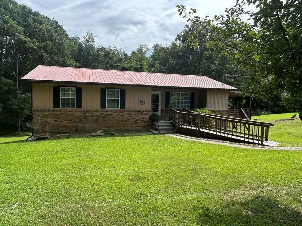 1041 Roysden Road Jamestown TN 38556