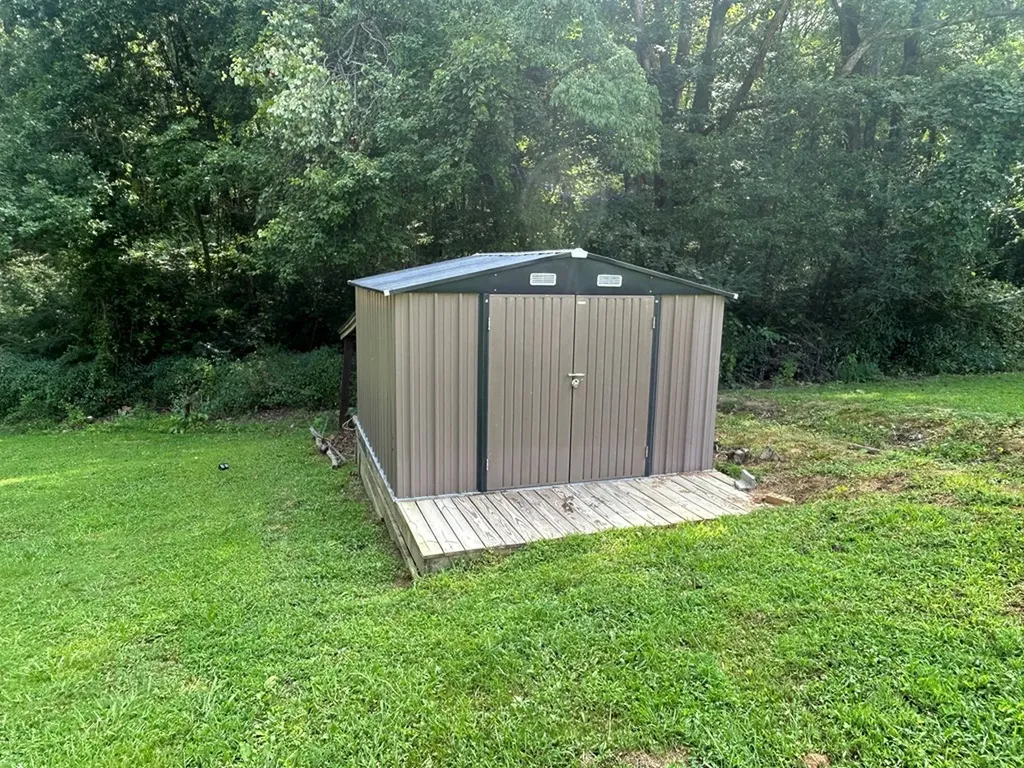 1041 Roysden Road Jamestown TN 38556