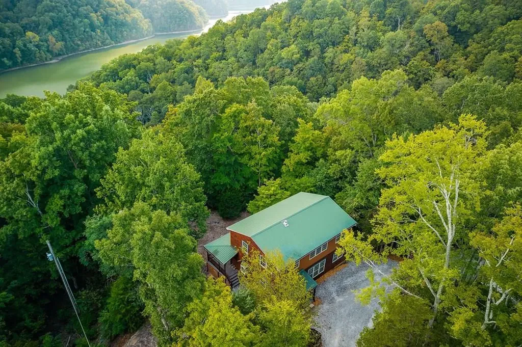 331 E Sunset Boulevard Allons TN 38541