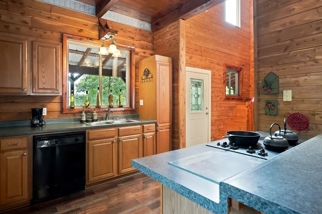 331 E Sunset Boulevard Allons TN 38541