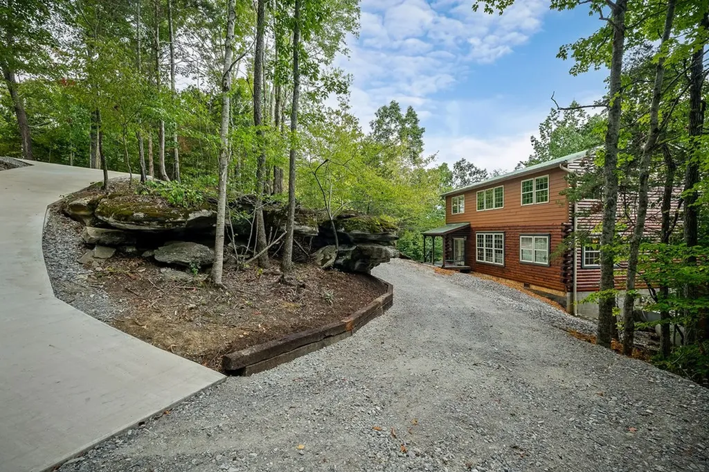 331 E Sunset Boulevard Allons TN 38541