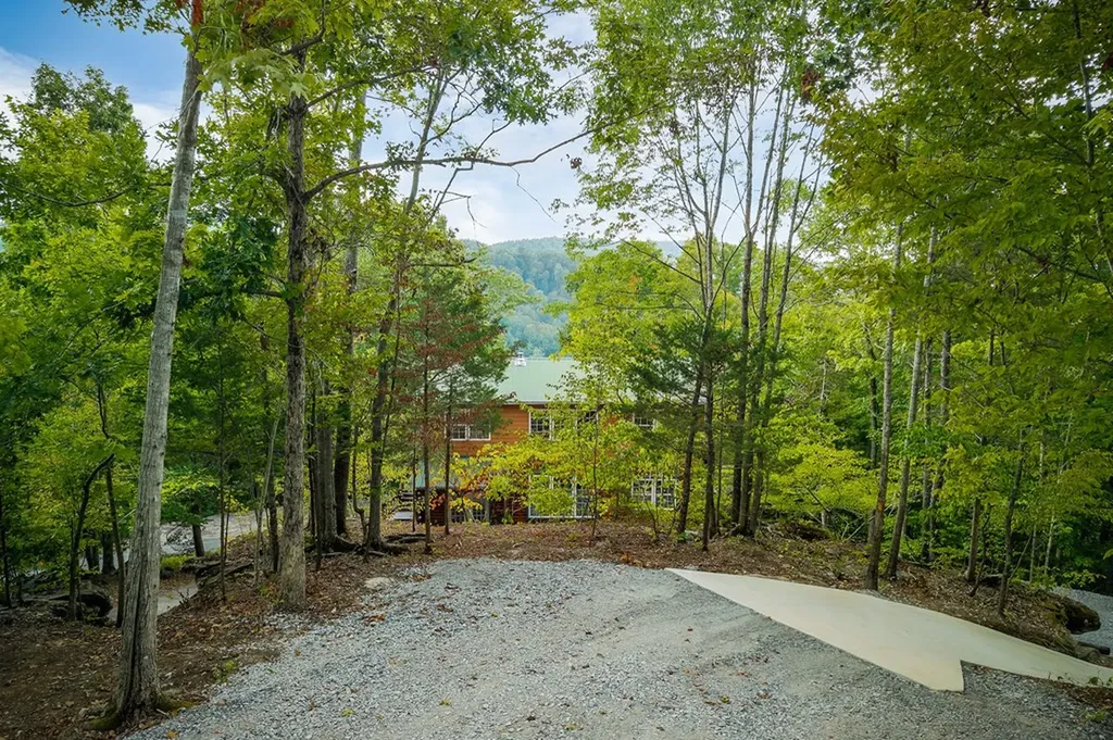 331 E Sunset Boulevard Allons TN 38541