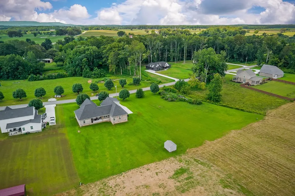 92 Hickory Grove Drive Morrison TN 37357