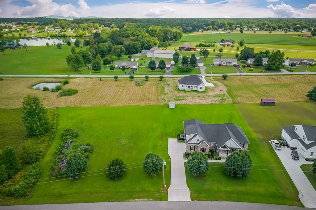 92 Hickory Grove Drive Morrison TN 37357