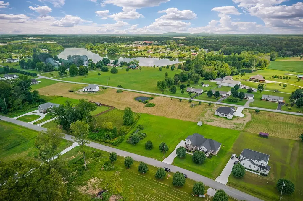 92 Hickory Grove Drive Morrison TN 37357