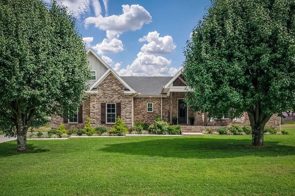 92 Hickory Grove Drive Morrison TN 37357