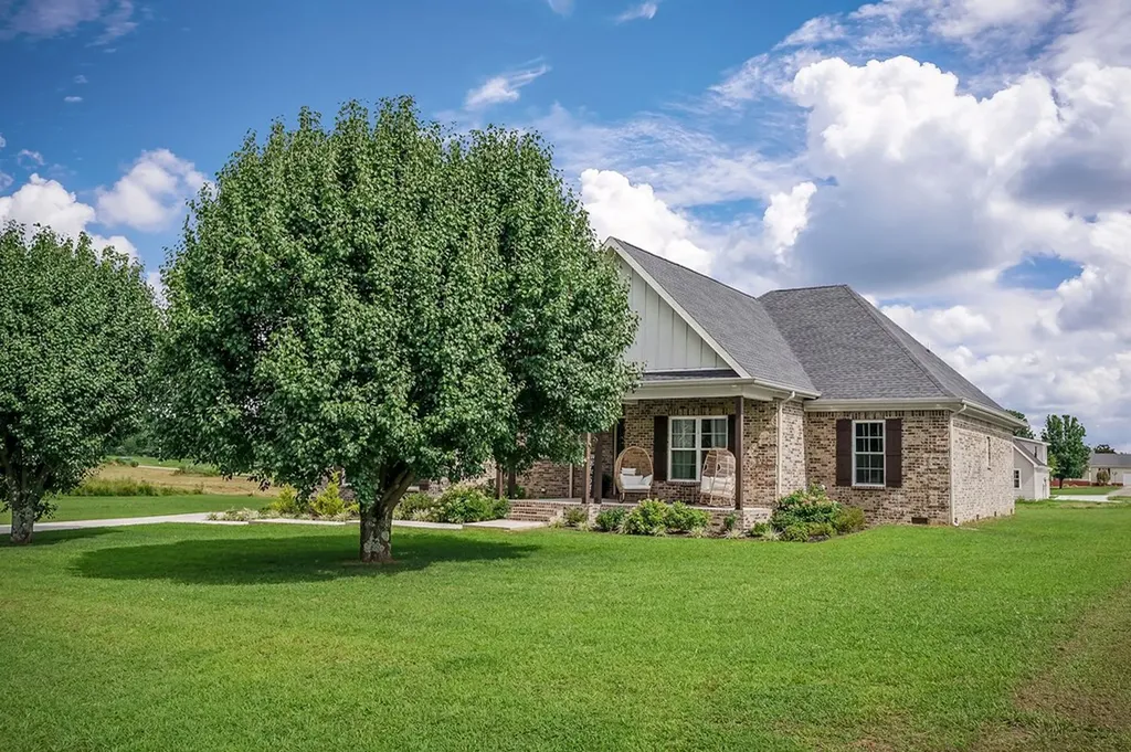 92 Hickory Grove Drive Morrison TN 37357