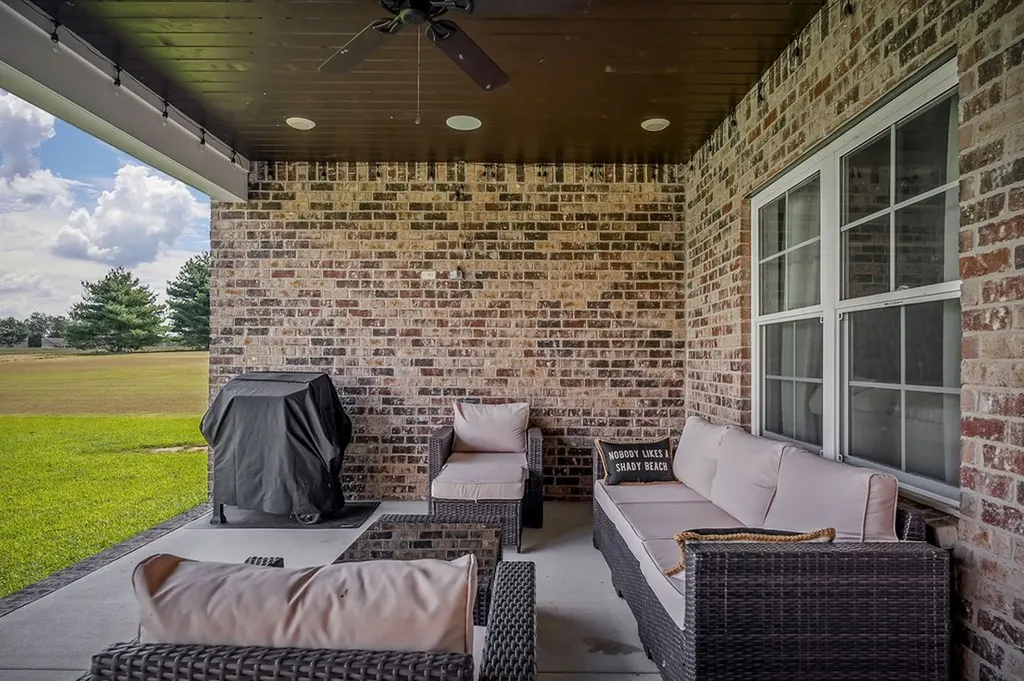 92 Hickory Grove Drive Morrison TN 37357