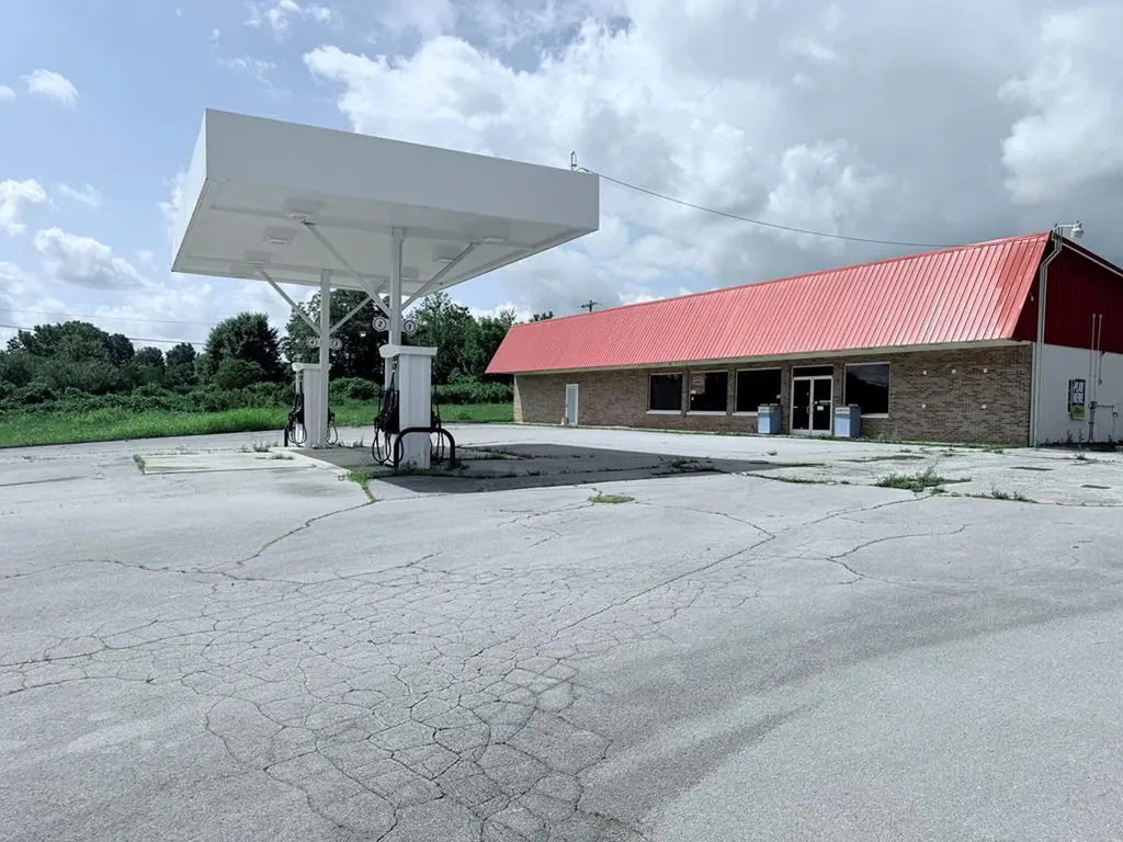 3714 NW Mcminnville Highway Smithville TN 37166
