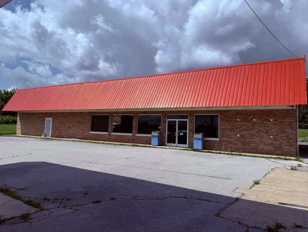3714 NW Mcminnville Highway Smithville TN 37166