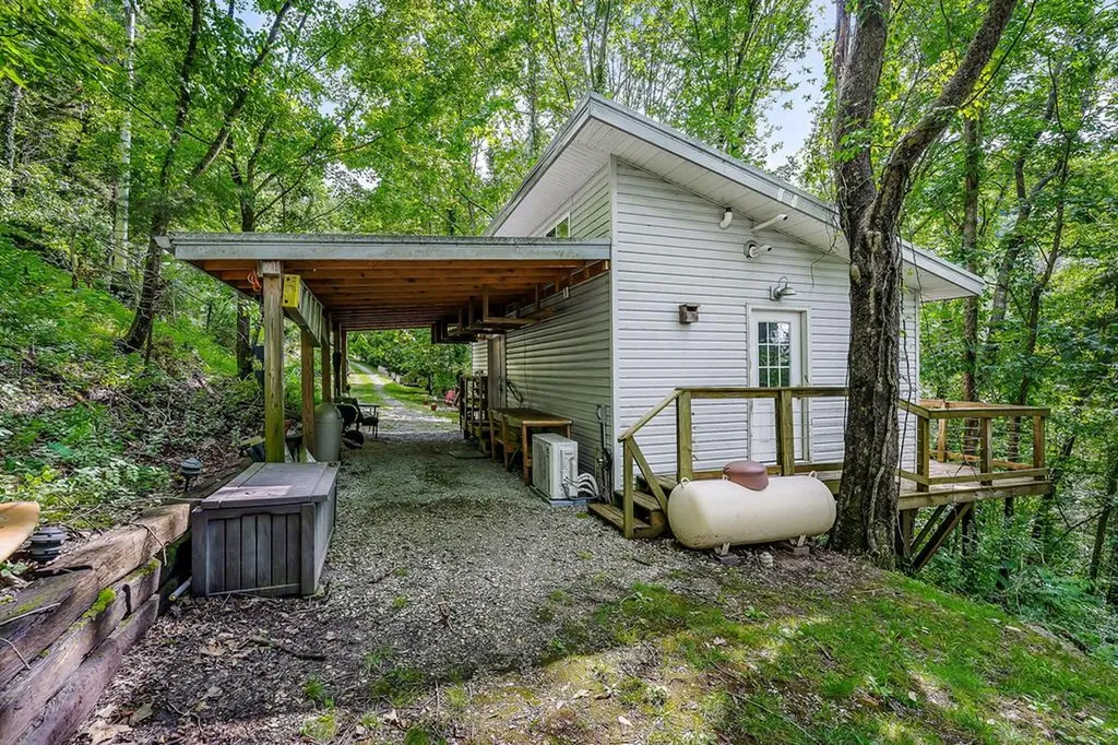 192 Askin Lane Baxter TN 38544