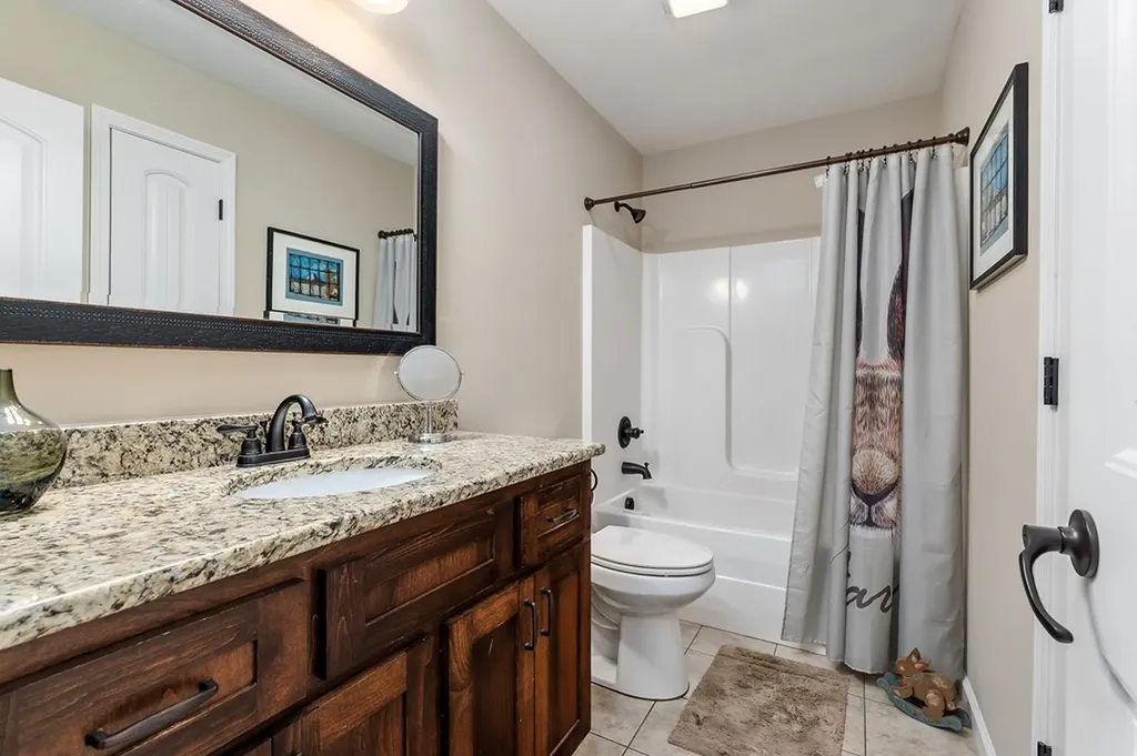 3701 Carlisle Cookeville TN 38501