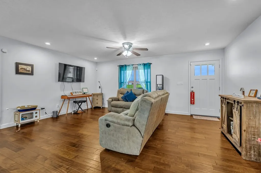 2164 Akersville Road Lafayette TN 37083