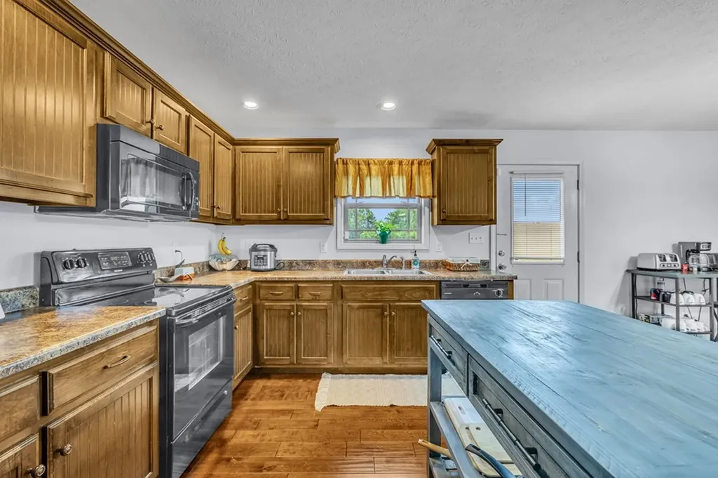 2164 Akersville Road Lafayette TN 37083