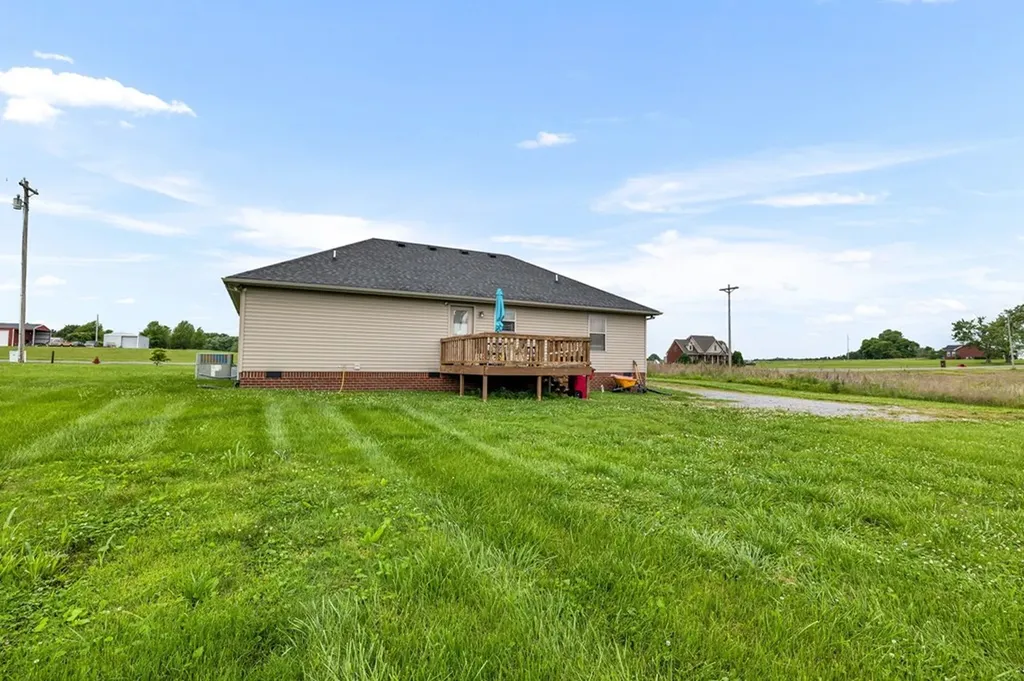 2164 Akersville Road Lafayette TN 37083