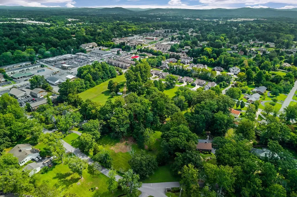 810 Breeding Avenue Cookeville TN 38501