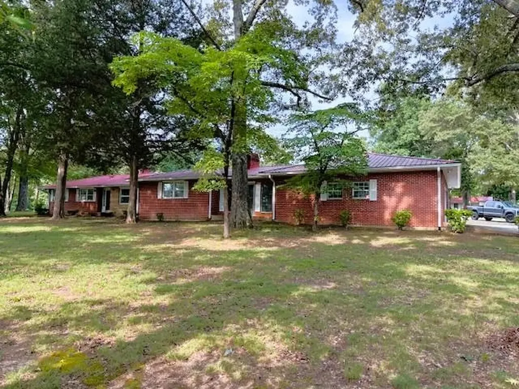 1873 Francis Ferry Road Mcminnville TN 37110