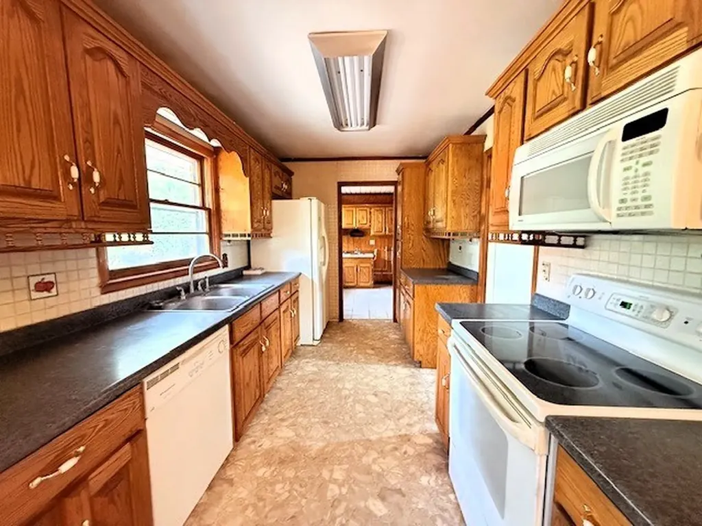 1873 Francis Ferry Road Mcminnville TN 37110