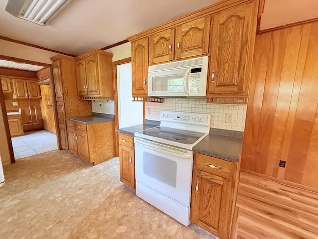 1873 Francis Ferry Road Mcminnville TN 37110