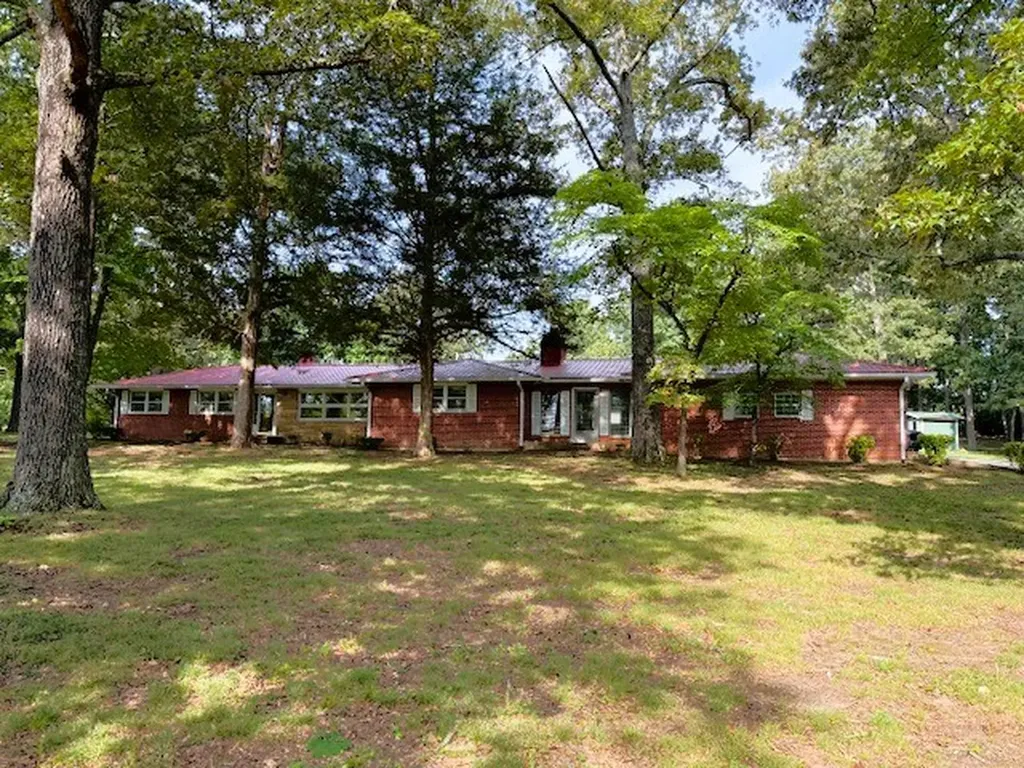 1873 Francis Ferry Road Mcminnville TN 37110