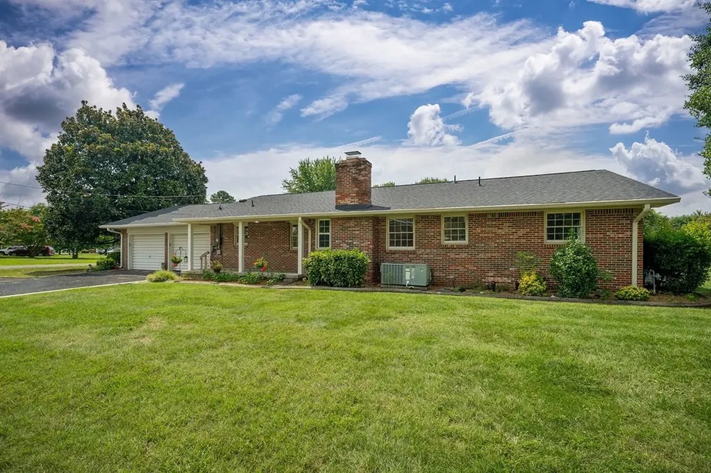801 Iris Street Cookeville TN 38501-3834