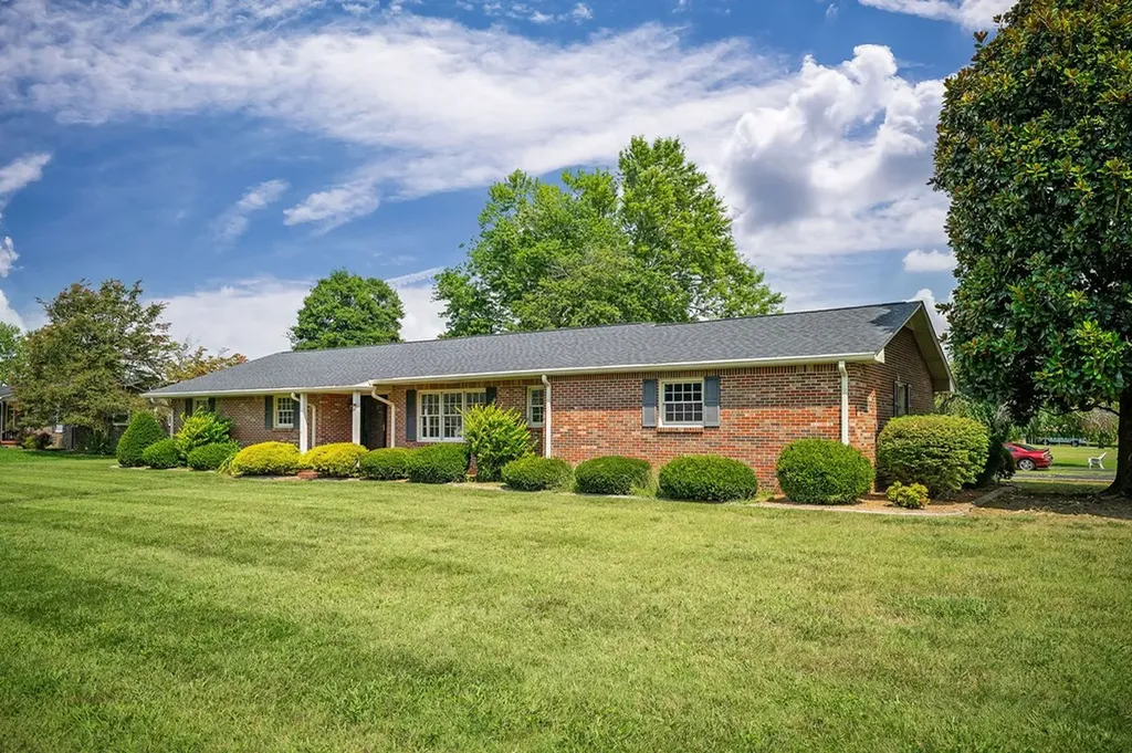 801 Iris Street Cookeville TN 38501-3834