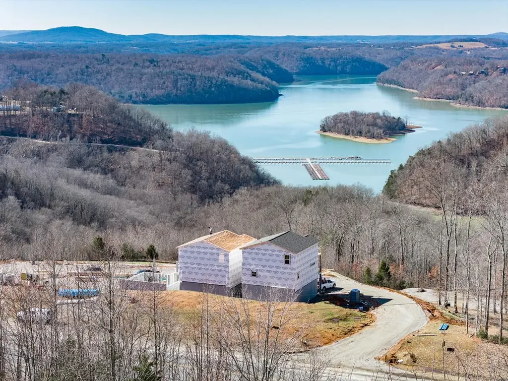 1 Valley Vista Road Byrdstown TN 38549