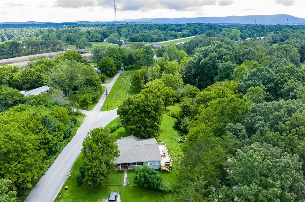 1676 Chestnut Hill Road Crossville TN 38555