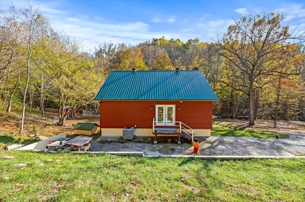 89 Ouchonder Road Elmwood TN 38560