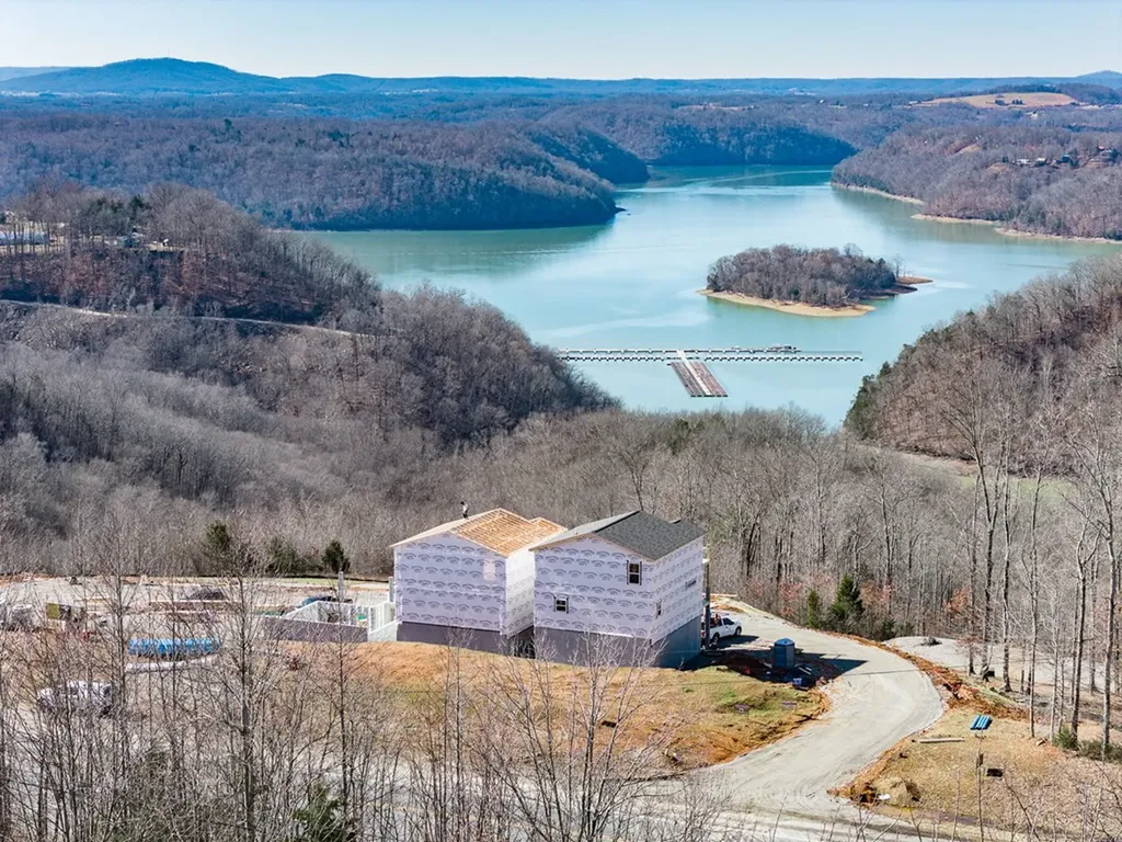 16 Valley Vista Road Byrdstown TN 38549