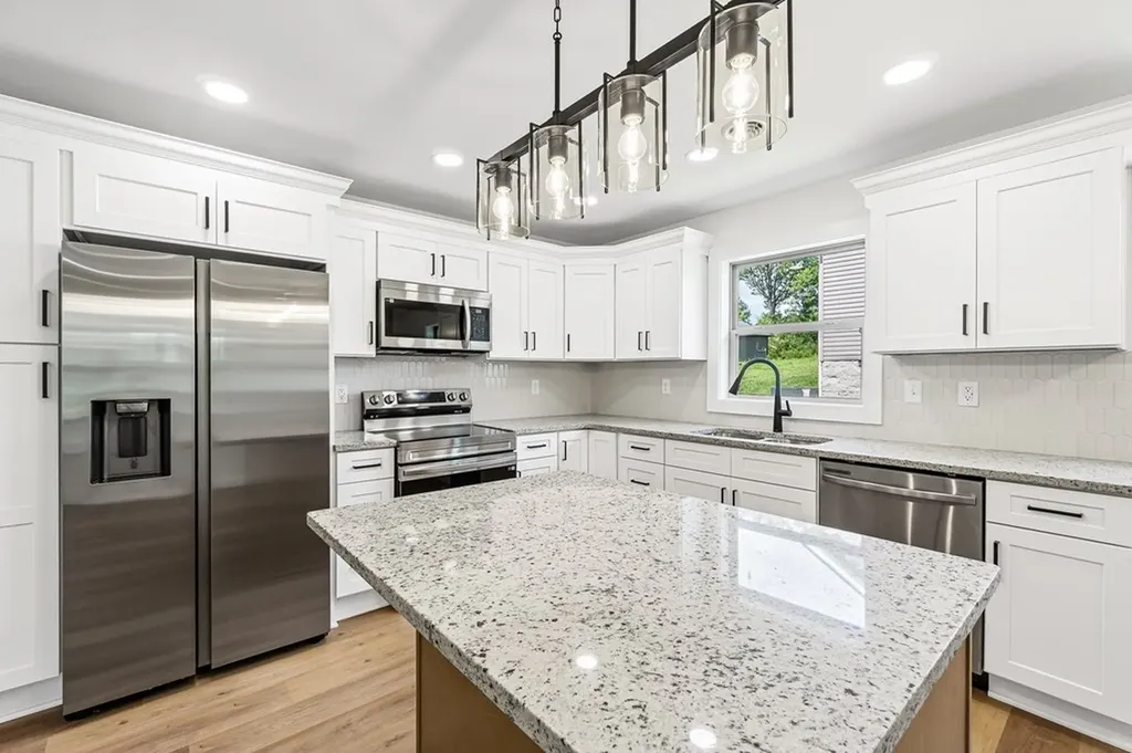 912 Jackson Avenue Monterey TN 38574-1632