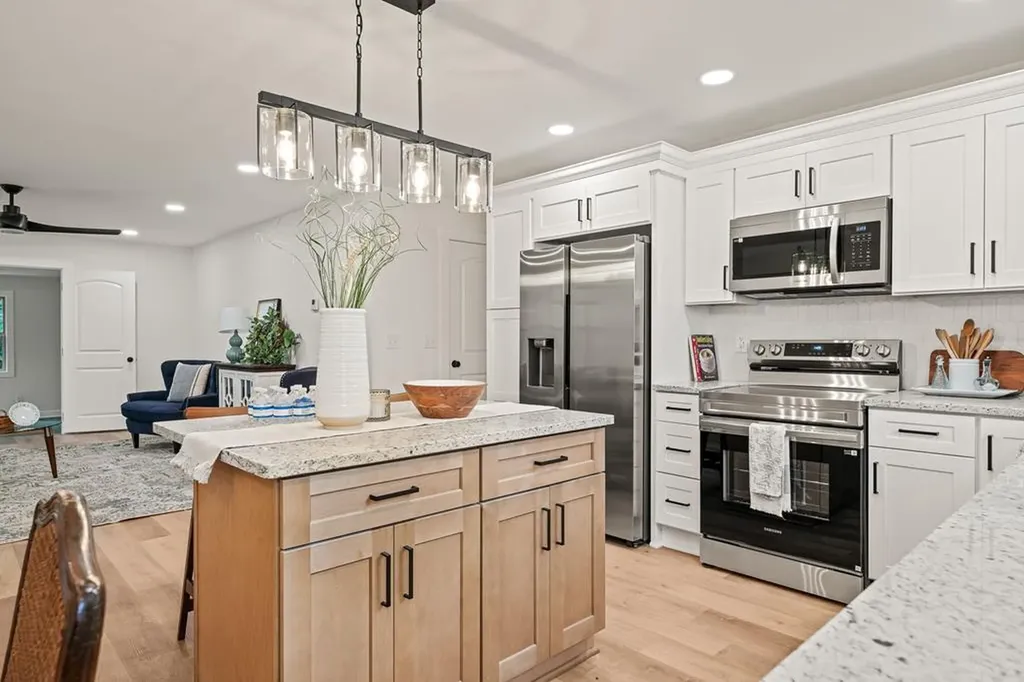 912 Jackson Avenue Monterey TN 38574-1632