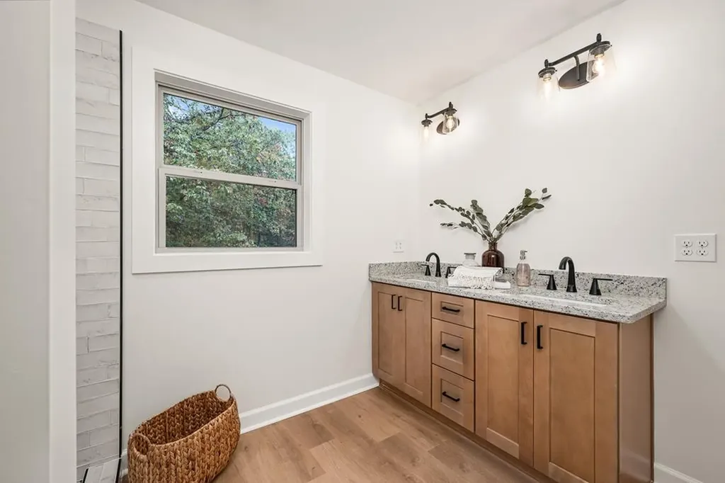 912 Jackson Avenue Monterey TN 38574-1632