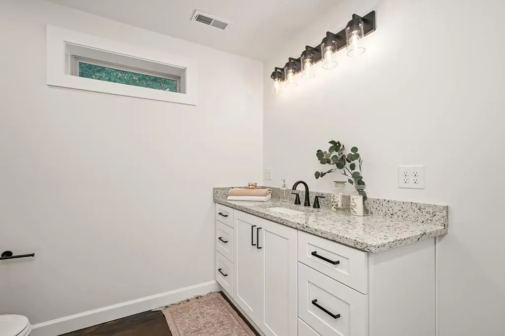 912 Jackson Avenue Monterey TN 38574-1632