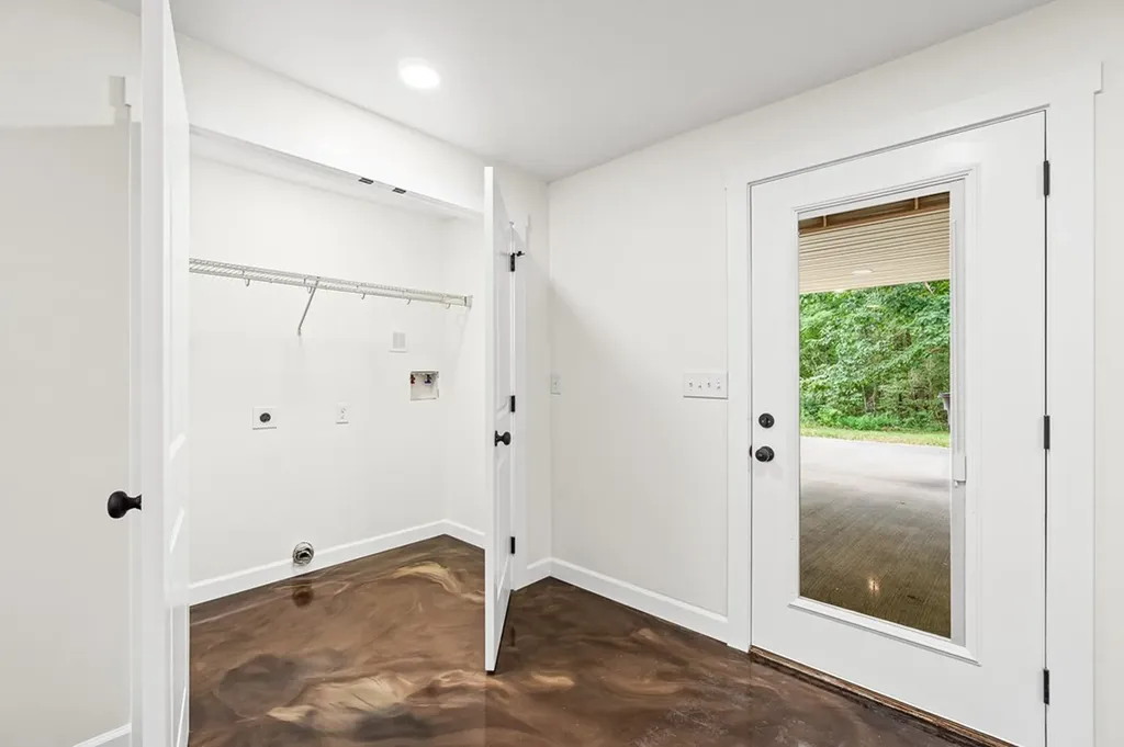 912 Jackson Avenue Monterey TN 38574-1632