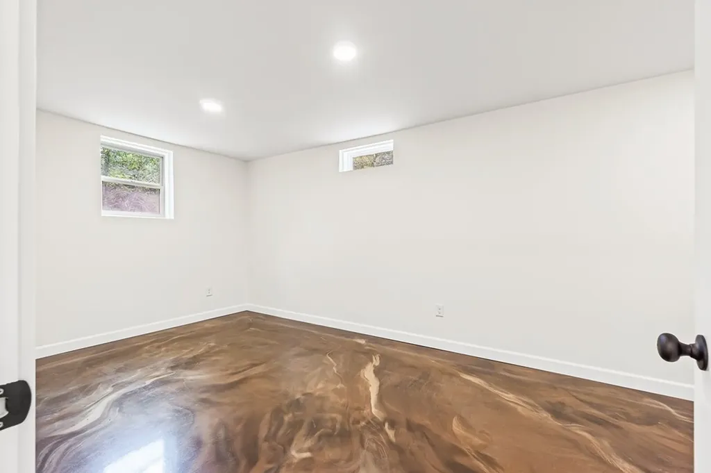 912 Jackson Avenue Monterey TN 38574-1632