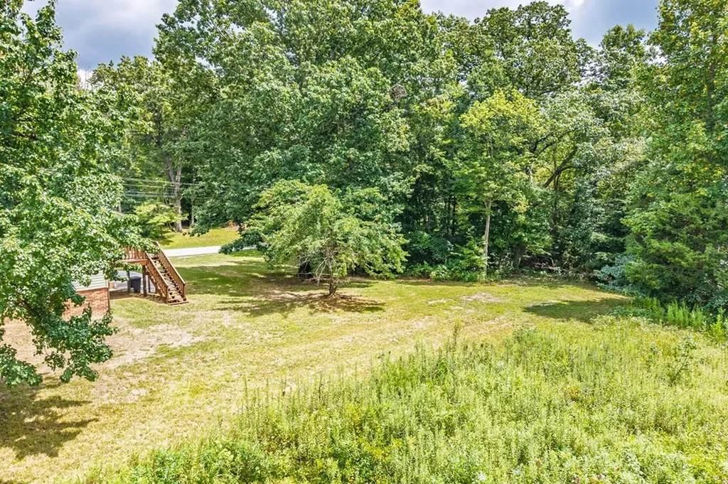 912 Jackson Avenue Monterey TN 38574-1632