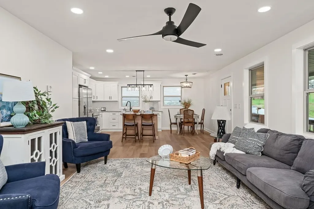 912 Jackson Avenue Monterey TN 38574-1632