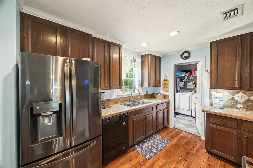 142 Tobe Lane Celina TN 38551