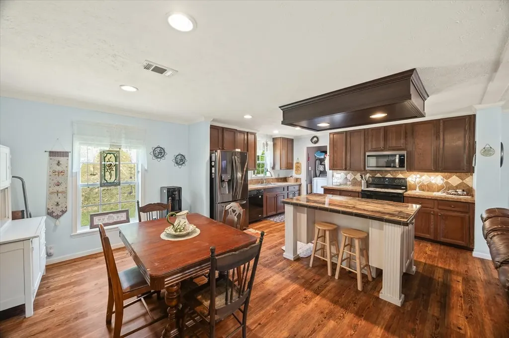 142 Tobe Lane Celina TN 38551