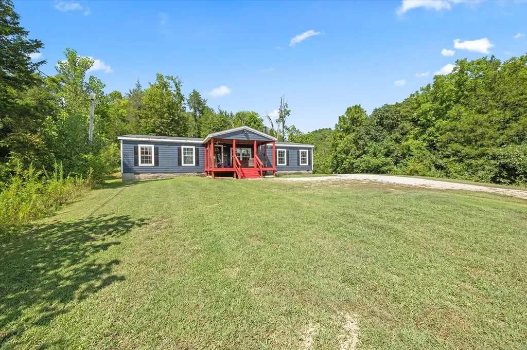 142 Tobe Lane Celina TN 38551