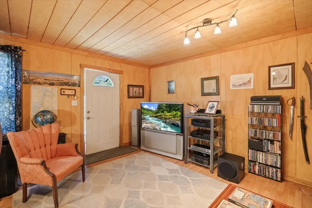 142 Tobe Lane Celina TN 38551