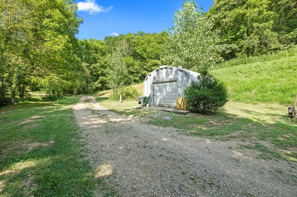 142 Tobe Lane Celina TN 38551