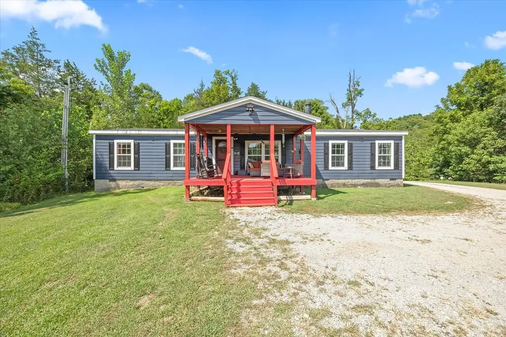 142 Tobe Lane Celina TN 38551