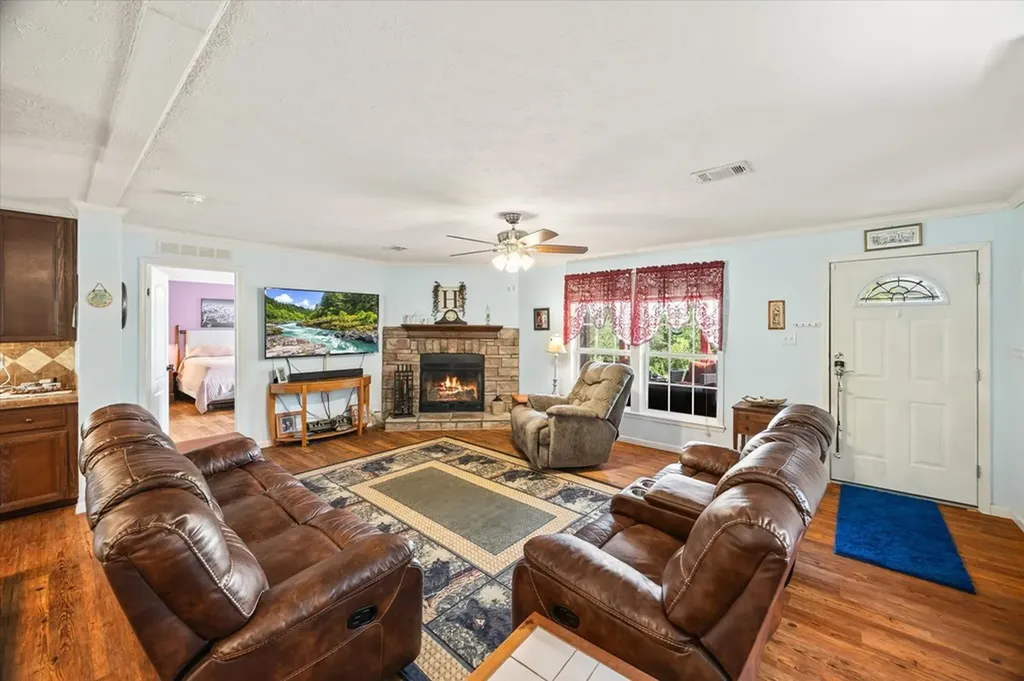 142 Tobe Lane Celina TN 38551