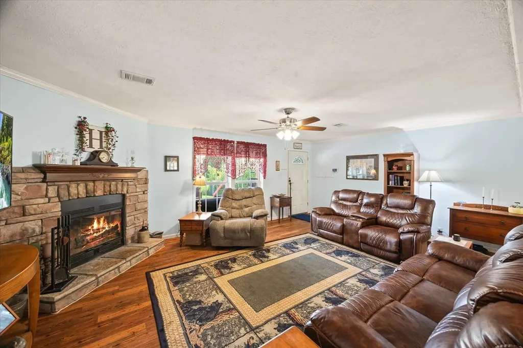 142 Tobe Lane Celina TN 38551