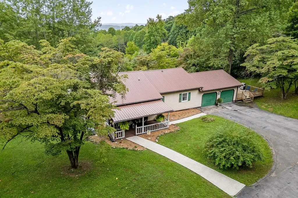 690 Ironwood Avenue Livingston TN 38570