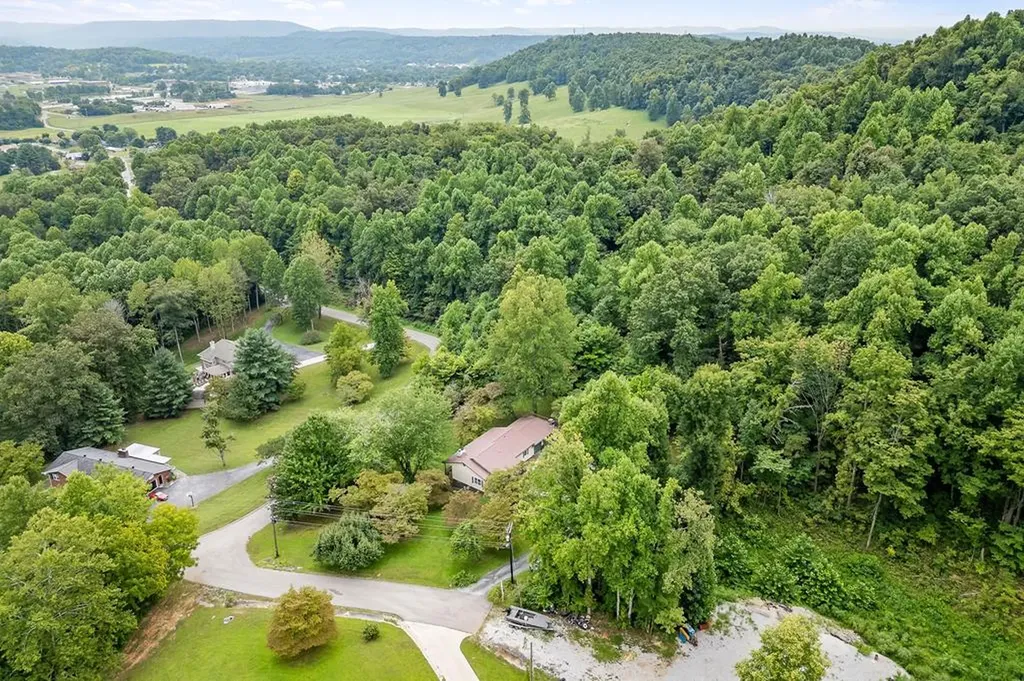 690 Ironwood Avenue Livingston TN 38570