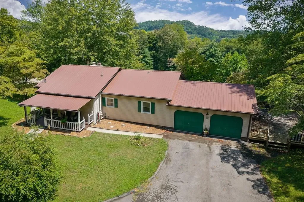 690 Ironwood Avenue Livingston TN 38570